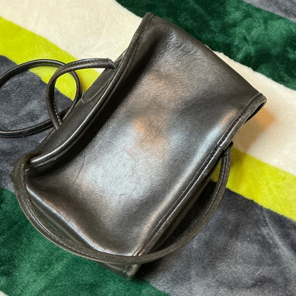 Vintage Coach Black Leather Messenger Bag - Picture 7 of 14